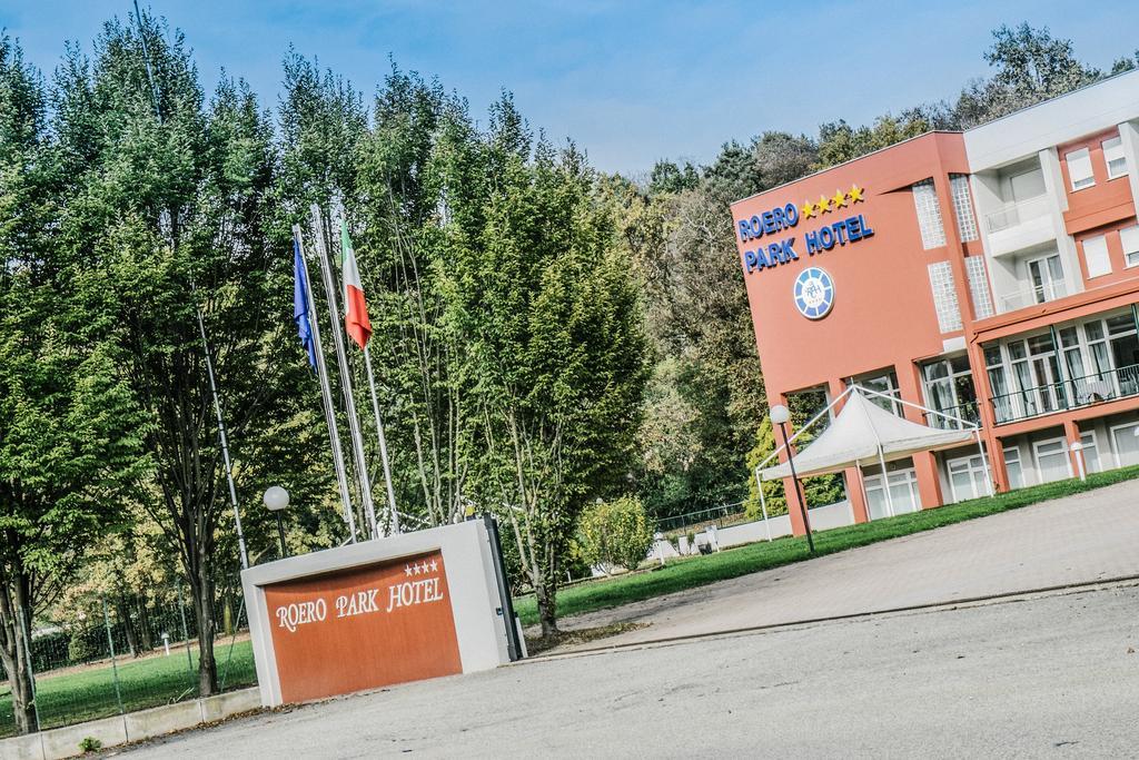 Roero Park Hotel Sommariva Perno Exteriör bild